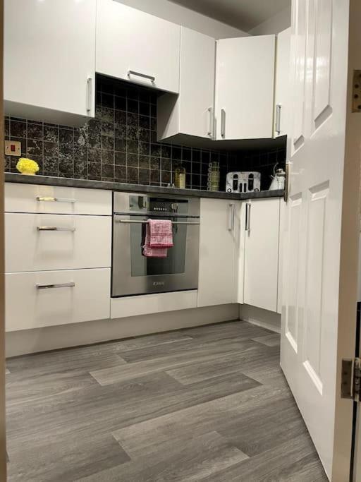 Flat 5 - 2 Bed Centre Affordable Quality Apartamento *