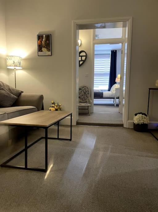 Flat 5 - 2 Bed Centre Affordable Quality Apartamento