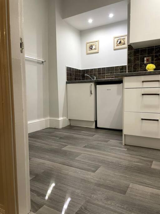 Flat 5 - 2 Bed Centre Affordable Quality Apartamento *